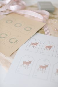wreath and deer gift tag printable