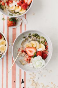 oats with strawberries and blooms