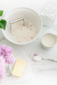 butter cutting into scone mix