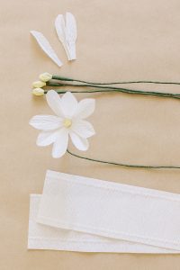 how to make crepe paper daisy