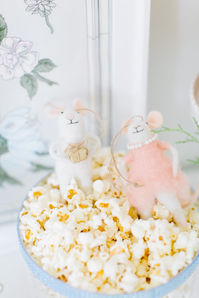 popcorn with mice in bowl
